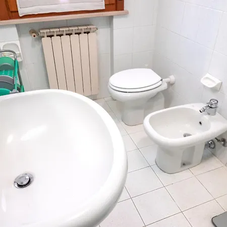 Apartamento Se044 - Senigallia, Comodo Trilocale Con Portico